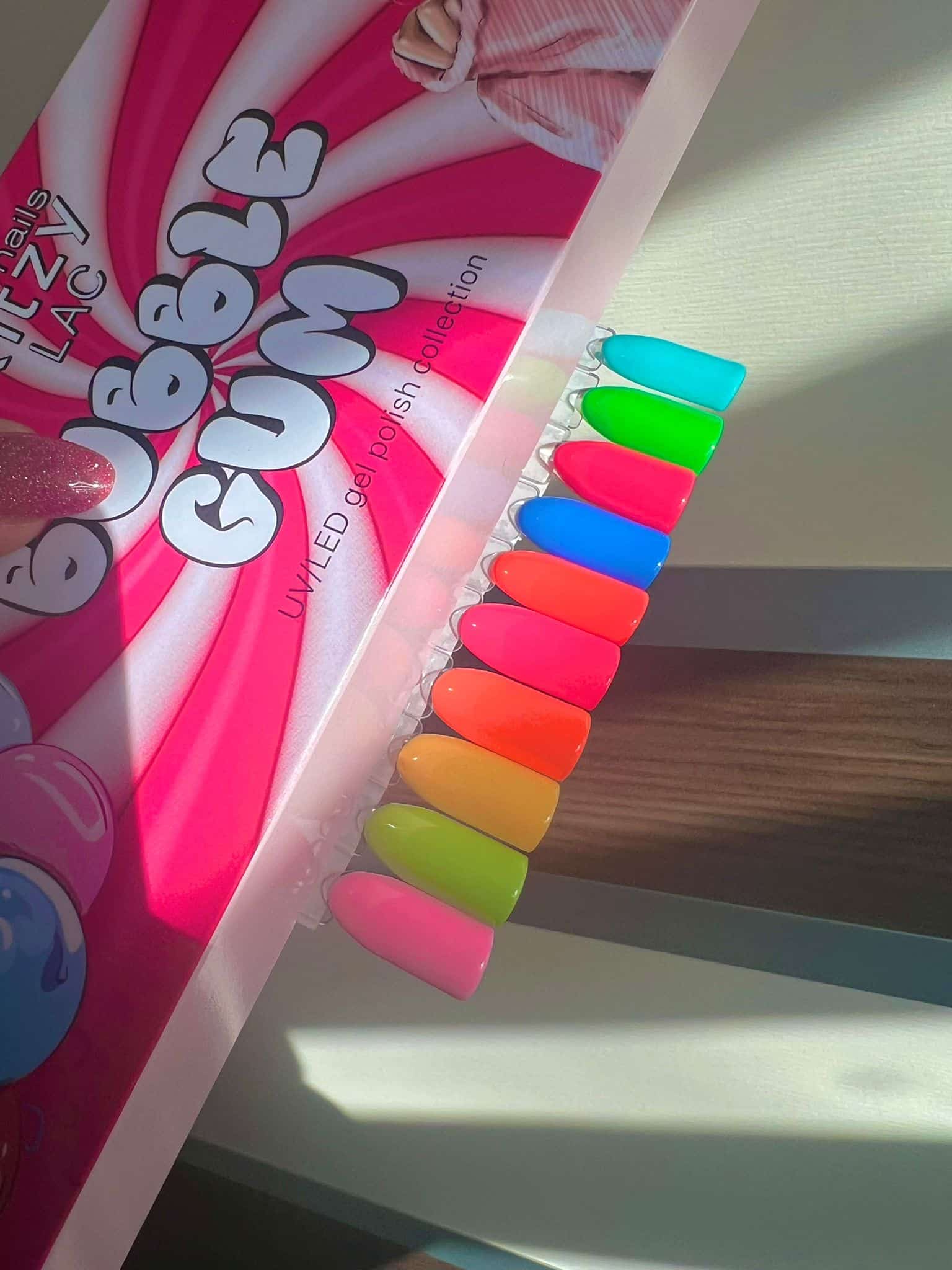 Ritzy Lac geelilakat